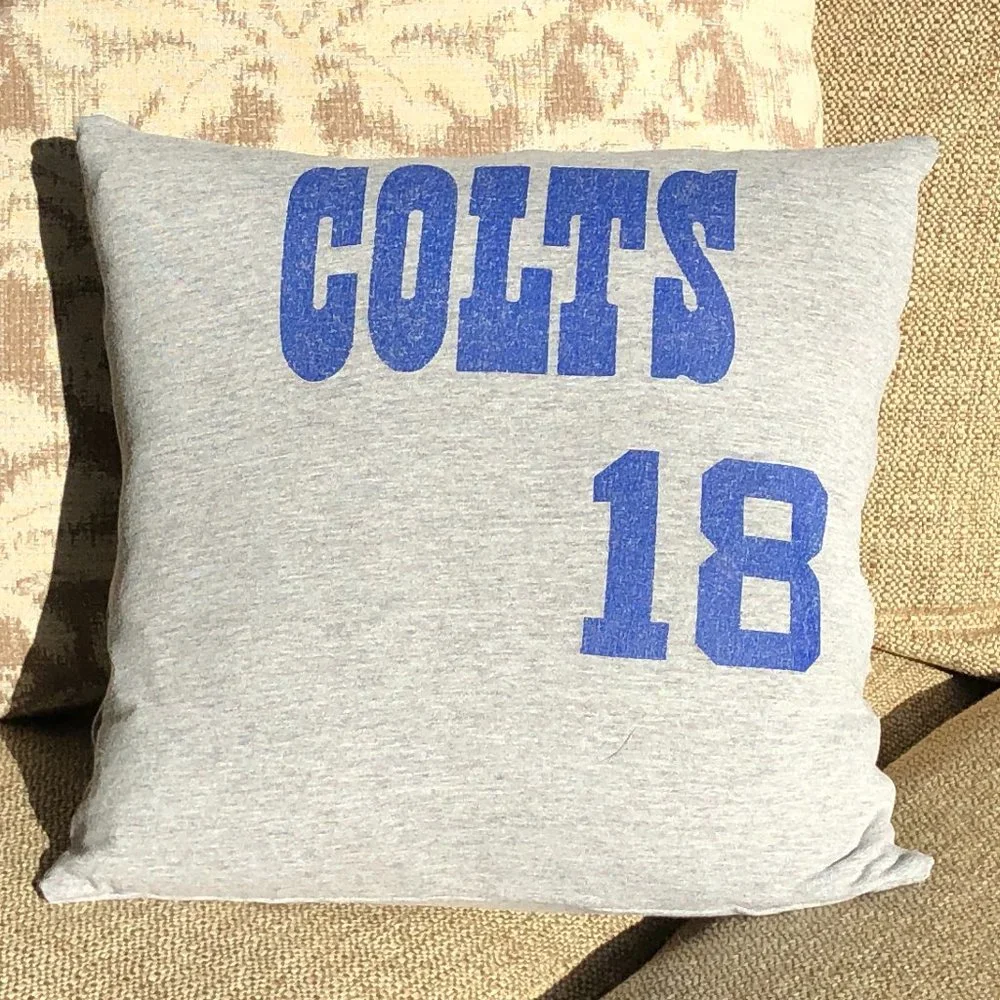 INDIANAPOLIS COLTS HANDMADE NFL 16x16 vintage t-shirt THROW PILLOW cover